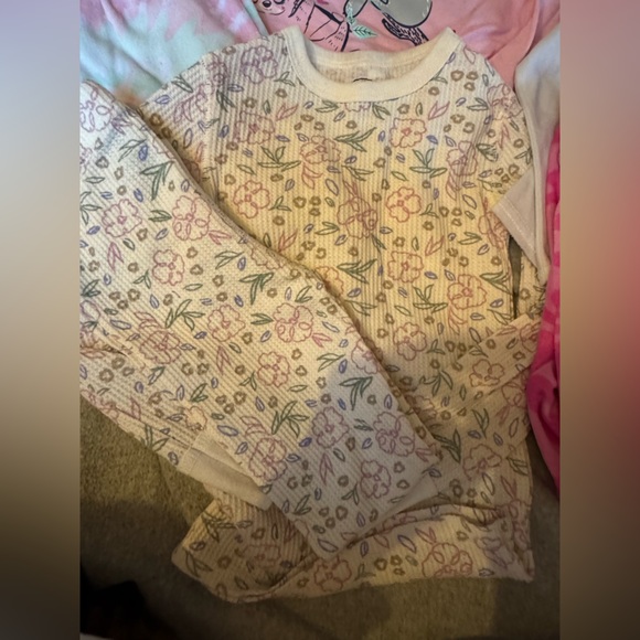 Girls XS PJs - Picture 2 of 4